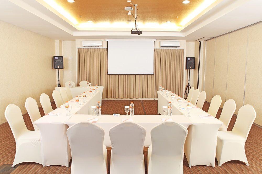 Luxury Malioboro Hotel Yogyakarta Exterior foto