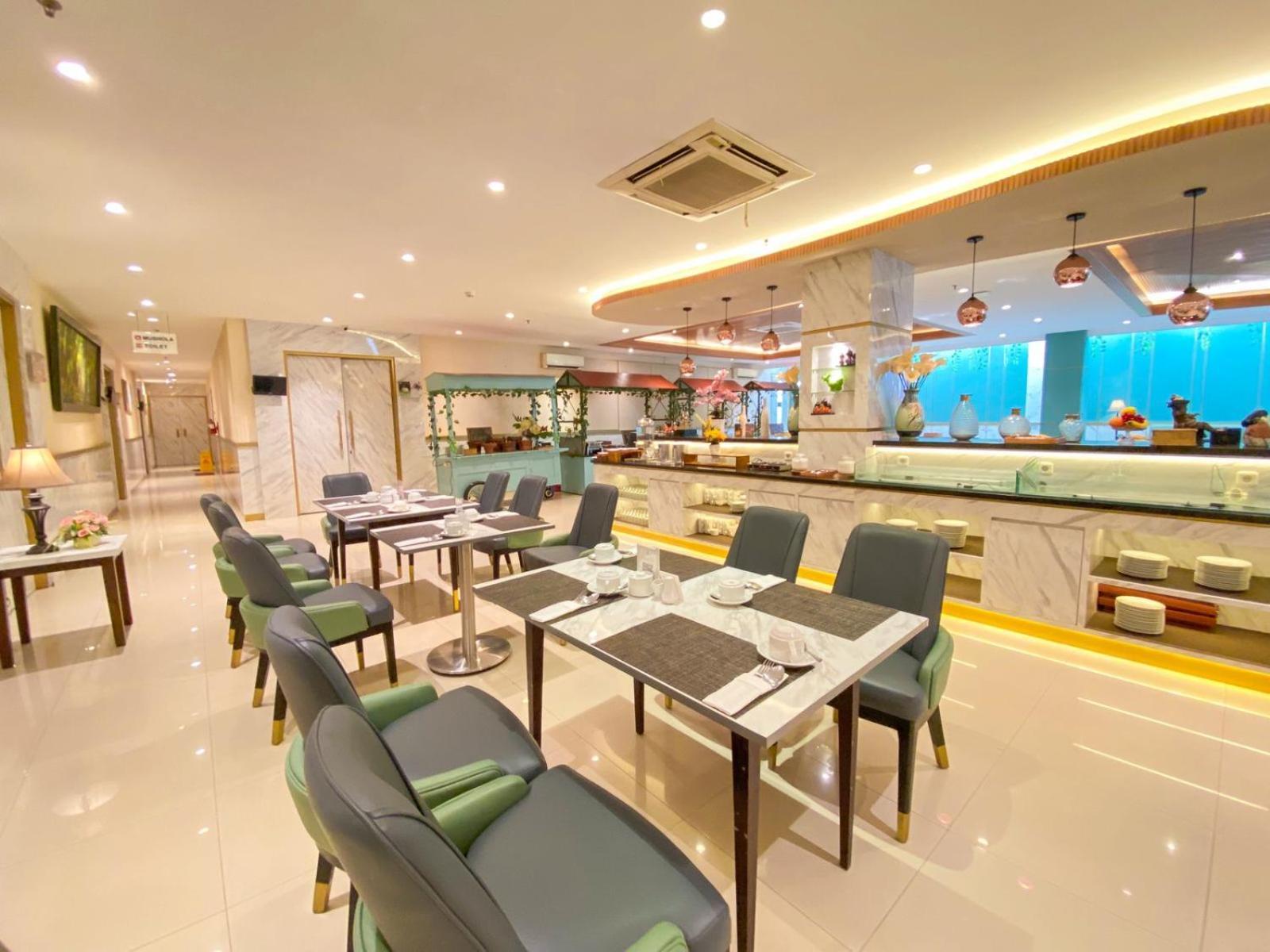 Luxury Malioboro Hotel Yogyakarta Exterior foto